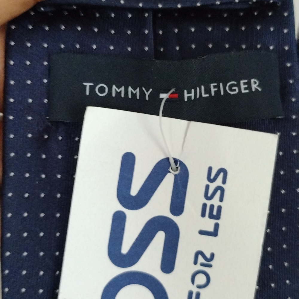 Tommy Hilfiger new tie - Picture 3 of 3